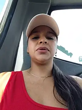 Layla-daring webcam