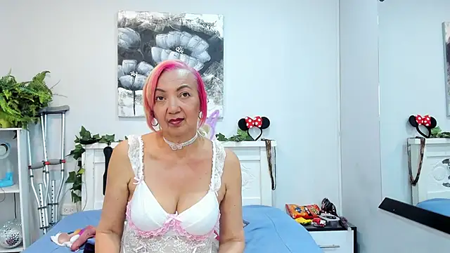 AmelieLux webcam