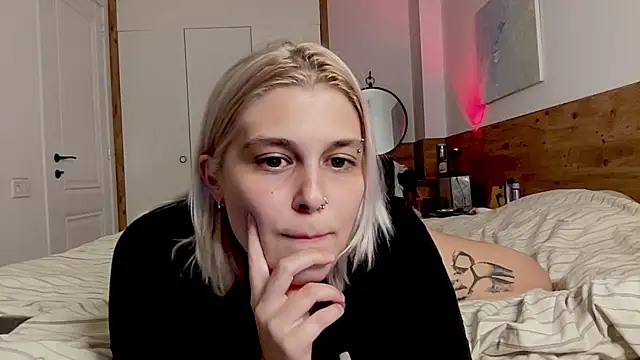 Ella_Bloom webcam