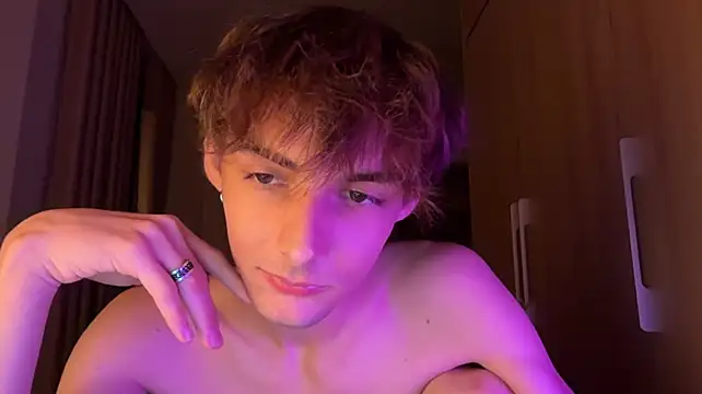 YourLucius live cam on StripChat