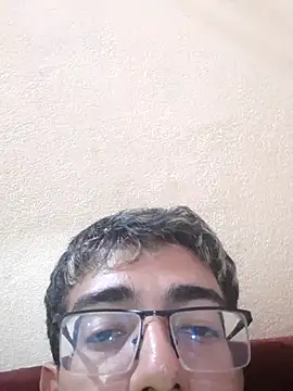 juninhoul live cam on StripChat