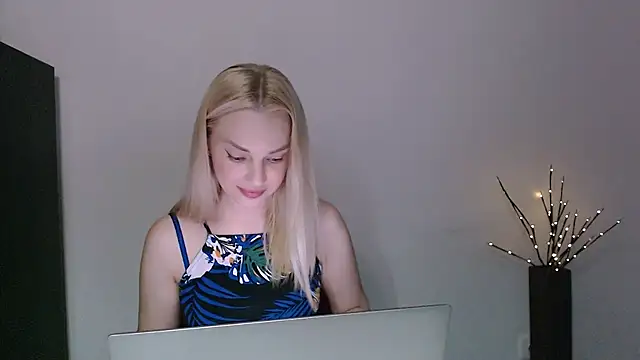 Lia_noo_regrets webcam