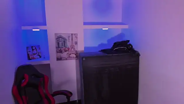 Raven_Rouge_ webcam