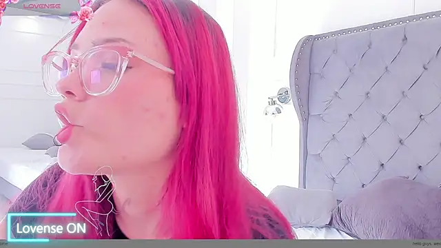 mae_lyra webcam