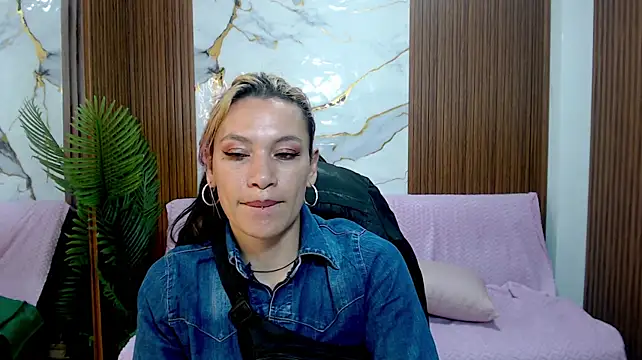 alonddra_tay webcam