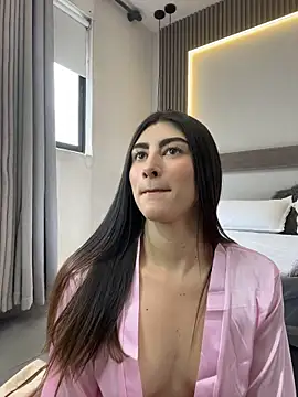 evelyn_hills webcam