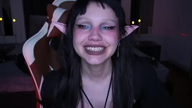 DarkFiance webcam