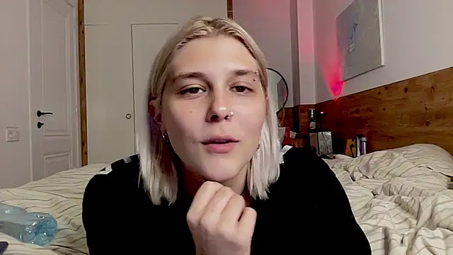 Ella_Bloom webcam