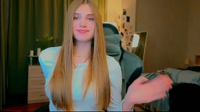 yourbeautyarya webcam