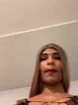 Dariana-Valentina live cam on StripChat