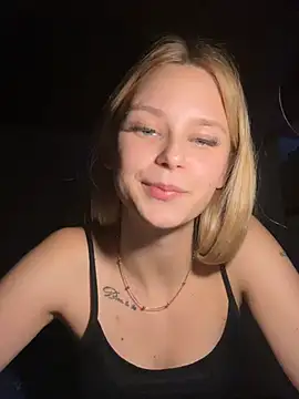 YoungGermanKiki18 webcam