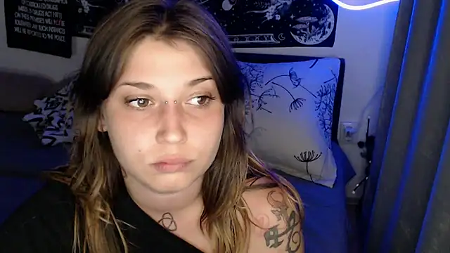 AlienforTwenty webcam