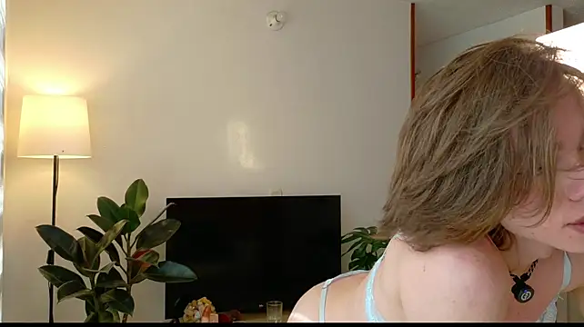 ivonnybonita__ webcam