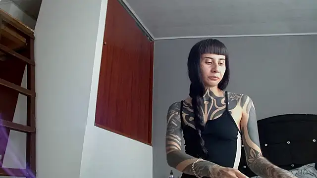 Emilia_1995 webcam
