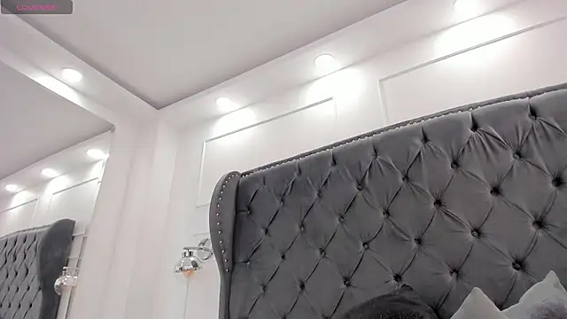 mae_lyra webcam
