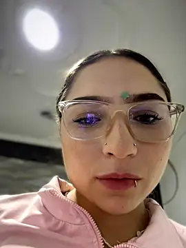 Mia_Luxor live cam on StripChat