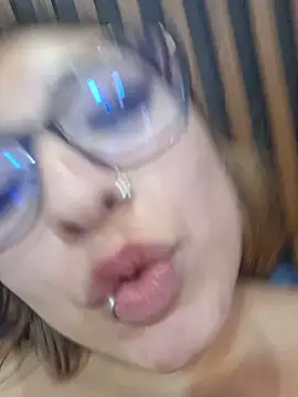 Marilyndackaria_ webcam
