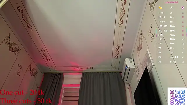 EtherealEye live cam on StripChat