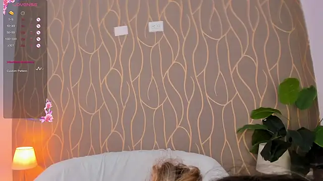 Lexxi_Vega webcam