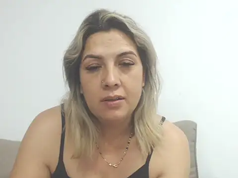 RaisaAndreia webcam