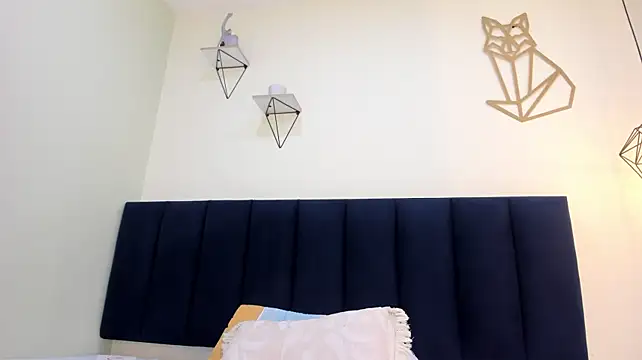 mayaevansmg live cam on StripChat