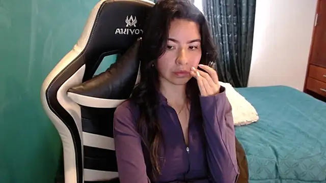 alice_middlee webcam