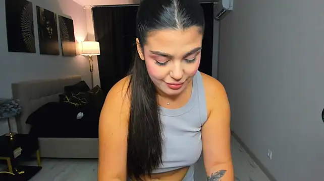 AlluringAriel webcam