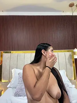 AnitaMore_ webcam