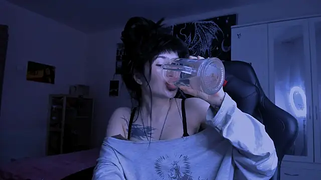 AllisonDeetz webcam