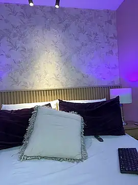 Darcy_glow_ webcam