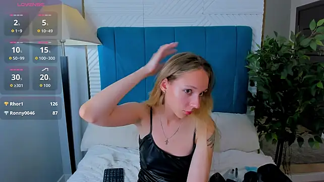 EmmaGilmoree webcam