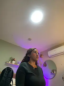 YariRose webcam