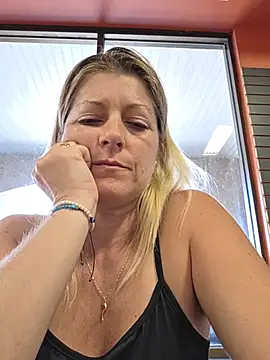NikkiBlisss webcam