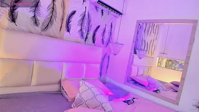 charlotsweett_ live cam on StripChat