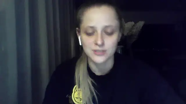 LeaWetGirl webcam