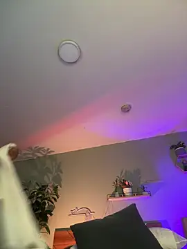 YariRose webcam