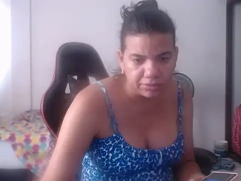 Adriana_0312 webcam