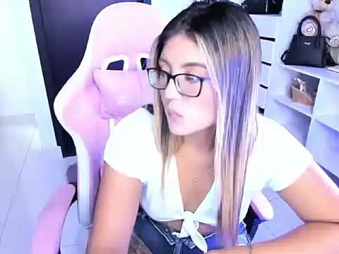 cristina697 webcam