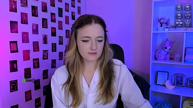 luna_berryy webcam