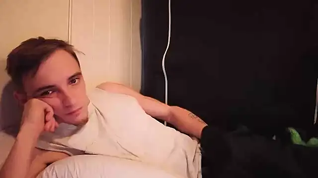 Ilovepussy1911 webcam