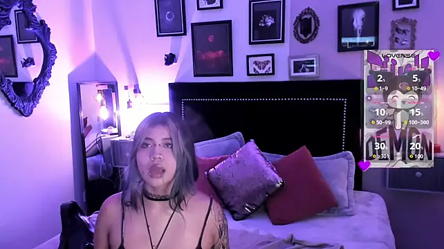 pinkk_deemon webcam