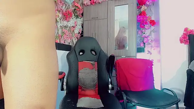Thiara_veky_ webcam