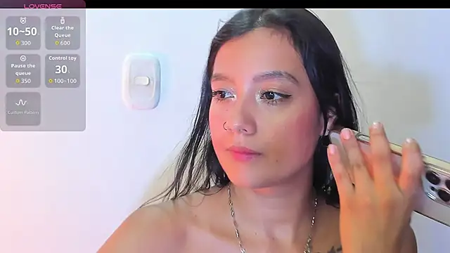 charlottekiss99 webcam