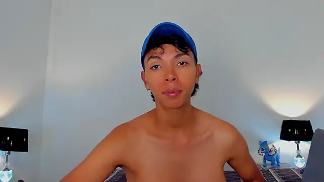xhenisa_ webcam