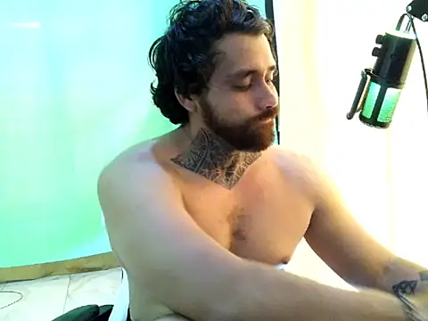 aronmiller404 webcam