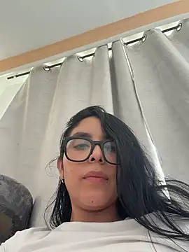 _miaquevedo_ live cam on StripChat