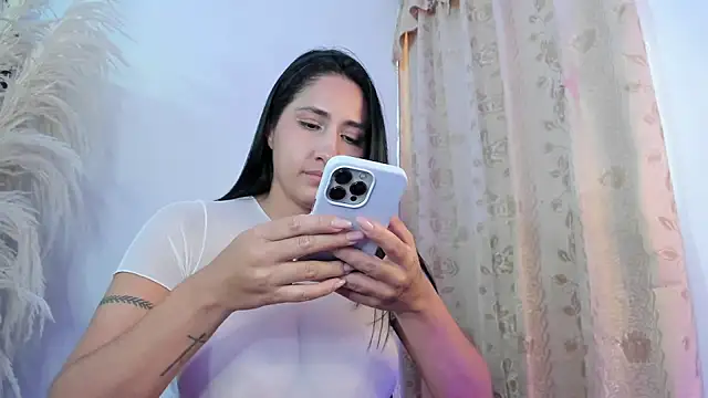 Alanah_connory live cam on StripChat