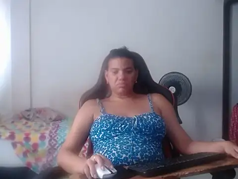 Adriana_0312 webcam
