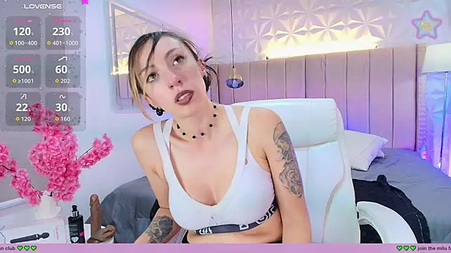 mia_thompsonn_