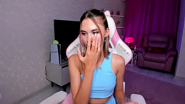 EllaCurtis webcam